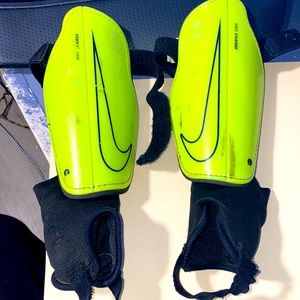 Nike Kids’ Charge Soccer Shin Guards